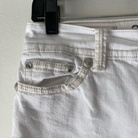 Code Bleu White Womans Cropped Jeans SZ 10 Mid Rise Cuffed Stretch Embellished - Picture 6 of 10
